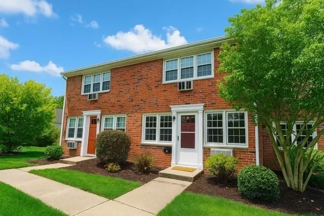 South Hadley, MA 01075,540 Granby Rd #2