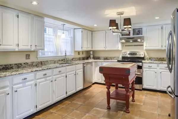 Medfield, MA 02052,435 Main St #B