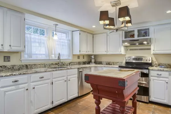 Medfield, MA 02052,435 Main St #B