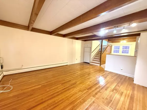 Acton, MA 01720,276 Main St #3C