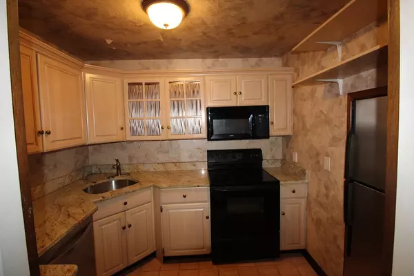 Andover, MA 01810,16 Balmoral Street #307