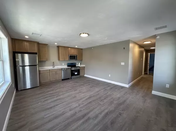 Holbrook, MA 02343,73 Union St #6