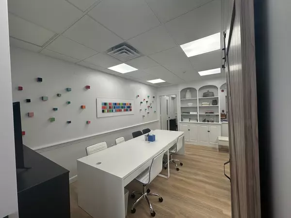 Weston, MA 02493,439 Boston Post Road