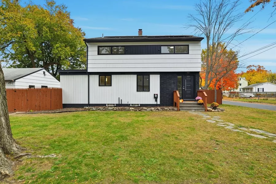 117 Middle St, Springfield, MA 01104