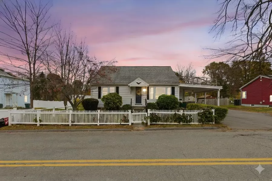 429 Oak Hill Rd, Fitchburg, MA 01420