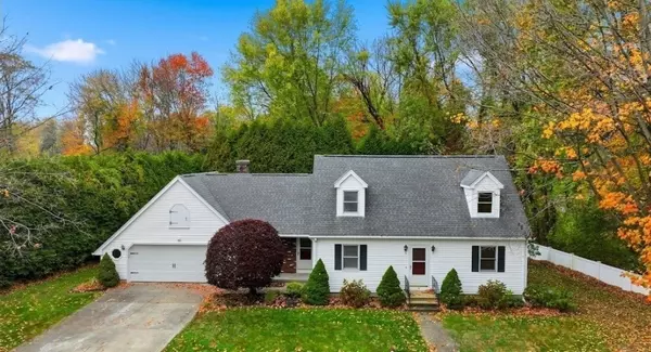 15 Forest Ridge Ln, Agawam, MA 01001