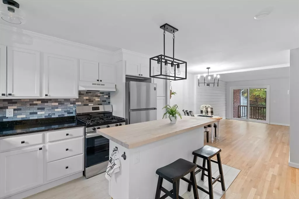 Haverhill, MA 01835,107 Farrwood Drive #107