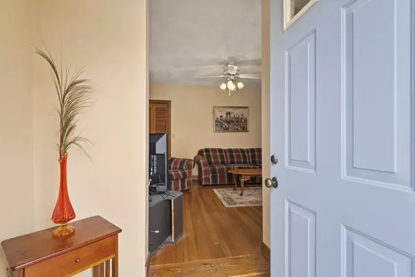 Woburn, MA 01801,14 Ash St