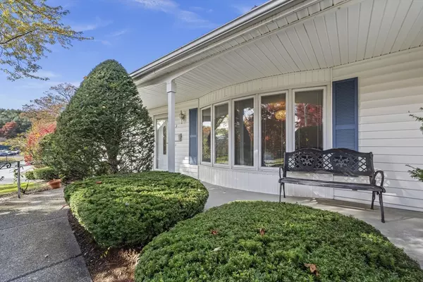 Worcester, MA 01609,3 Lynnwood Lane