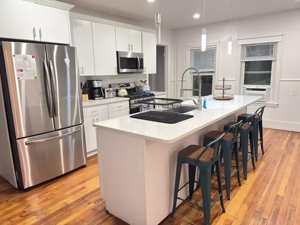 Ipswich, MA 01923,15 Broadway Ave #1