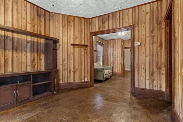 Boston, MA 02124,68 Mascot St