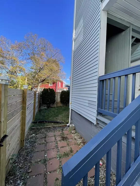 Worcester, MA 01603,5 Freeland Ter #1