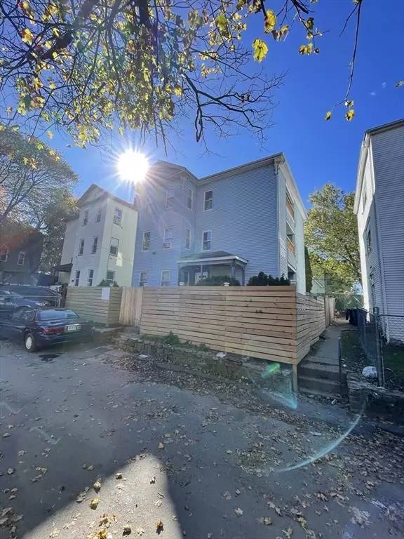 Worcester, MA 01603,5 Freeland Ter #1