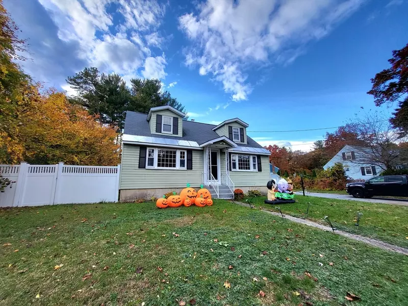 27 Marie St, Tewksbury, MA 01876