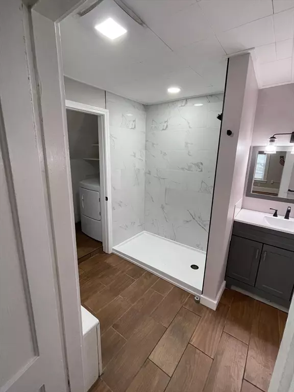 Manchester, NH 03103,401 S Beech #2