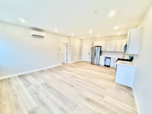 Winthrop, MA 02152,220 Winthrop #304