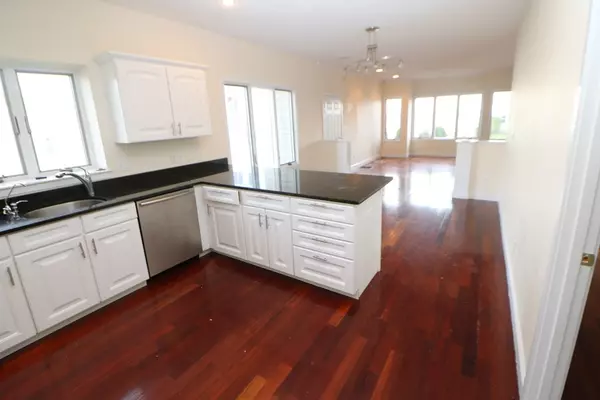 Winthrop, MA 02152,143 Grovers Ave #143