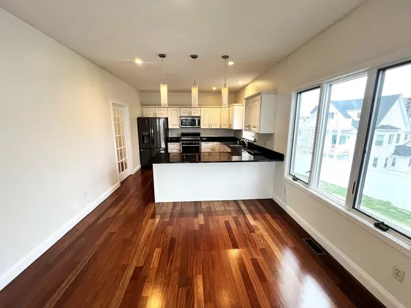 Winthrop, MA 02152,143 Grovers Ave #143