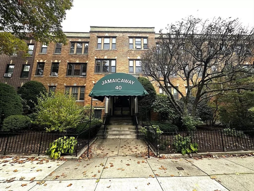 Boston, MA 02130,40 Jamaicaway #2