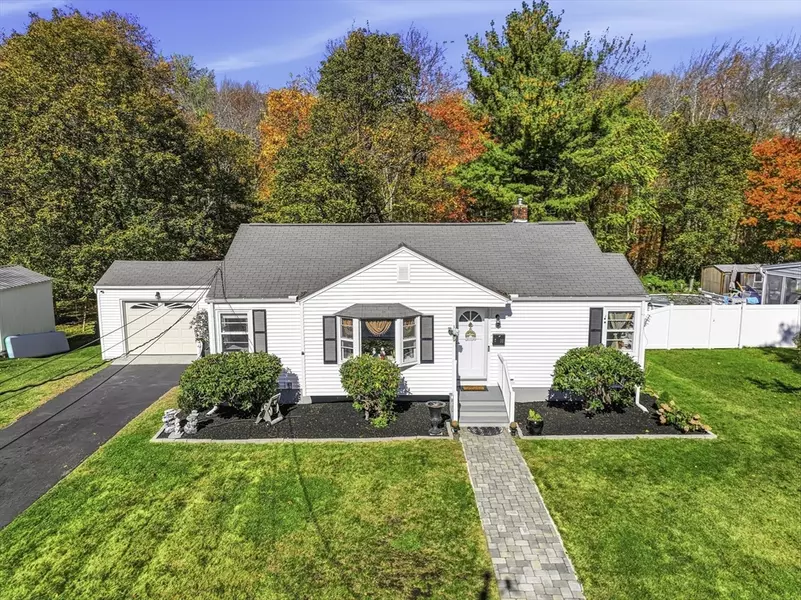 35 Woodway Dr, Shrewsbury, MA 01545