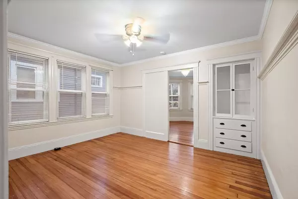 Salem, MA 01970,4 Chase St #2