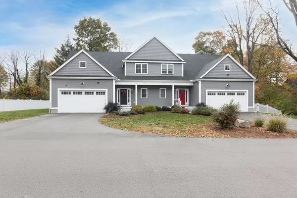 Foxboro, MA 02035,11 Orchard Pl #11