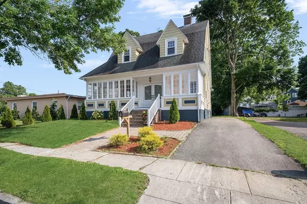 88 Wentworth Ave, Cranston, RI 02905