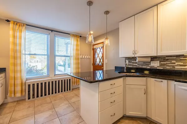 Lowell, MA 01850,151 Methuen St #151