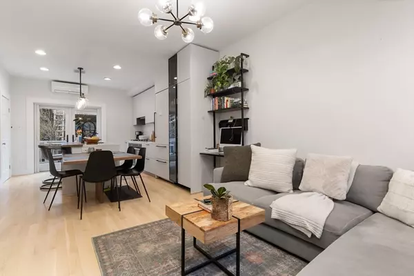 Boston, MA 02127,62 Bolton Street #62