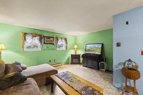 Southbridge, MA 01550,325 Ashland Avenue #2