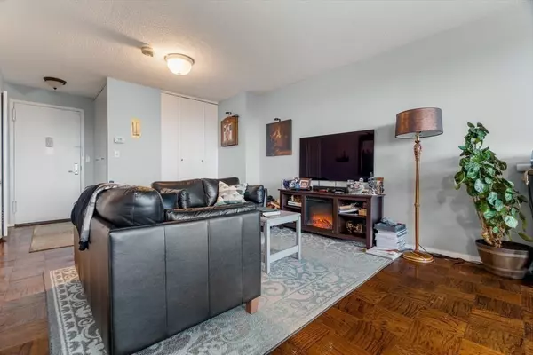 Boston, MA 02111,151 Tremont Street #15J