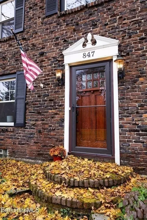 Pittsfield, MA 01201,847 West Street