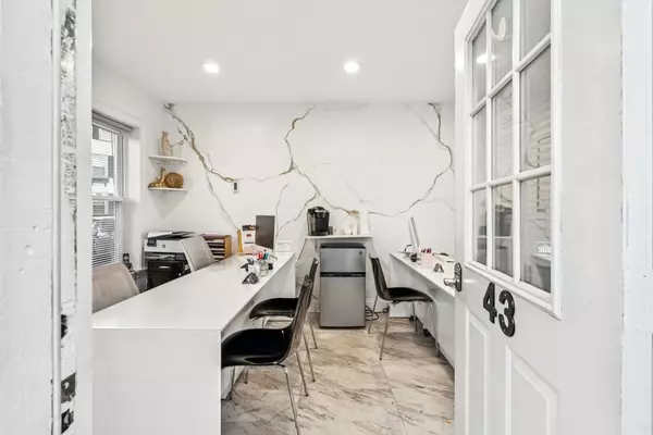 Beverly, MA 01915,43 Cabot St