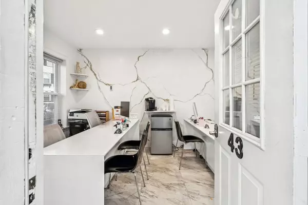 Beverly, MA 01915,43 Cabot St