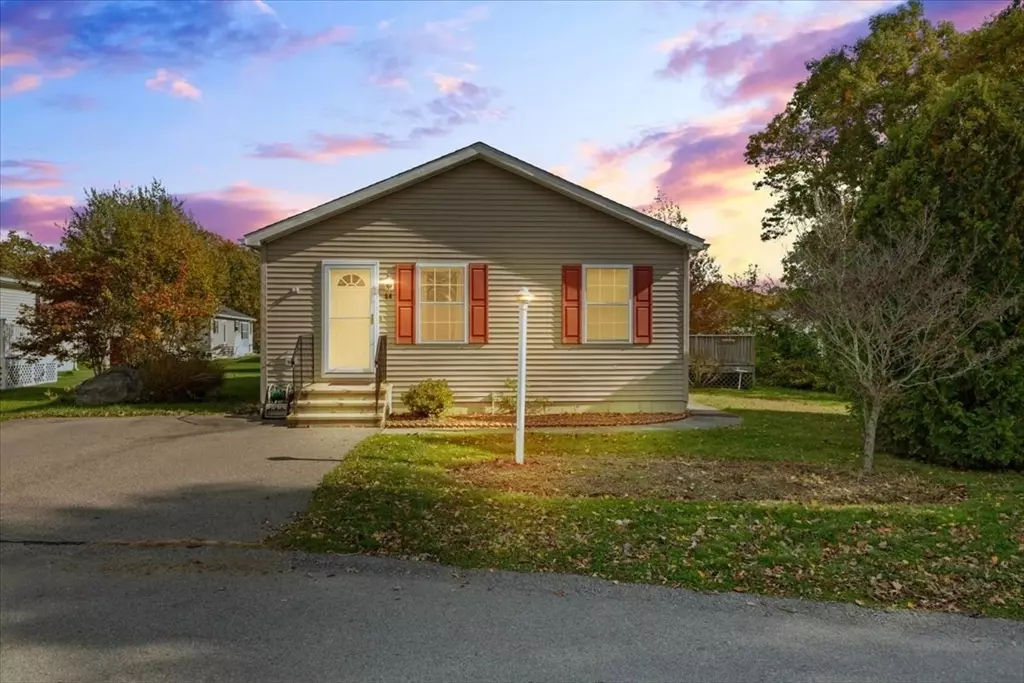 Tiverton, RI 02878,84 Lark Ln