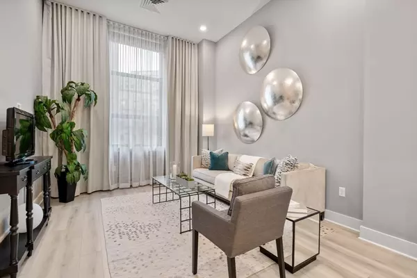 Boston, MA 02114,121-127 Portland Street #202