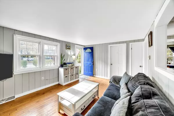 Barnstable, MA 02648,128 Lakeside Dr