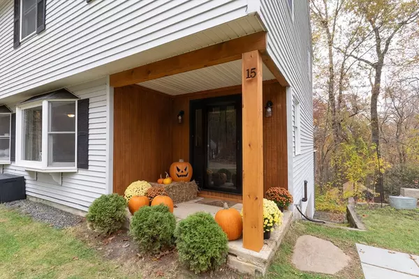 Holland, MA 01521,15 Cherokee Rd