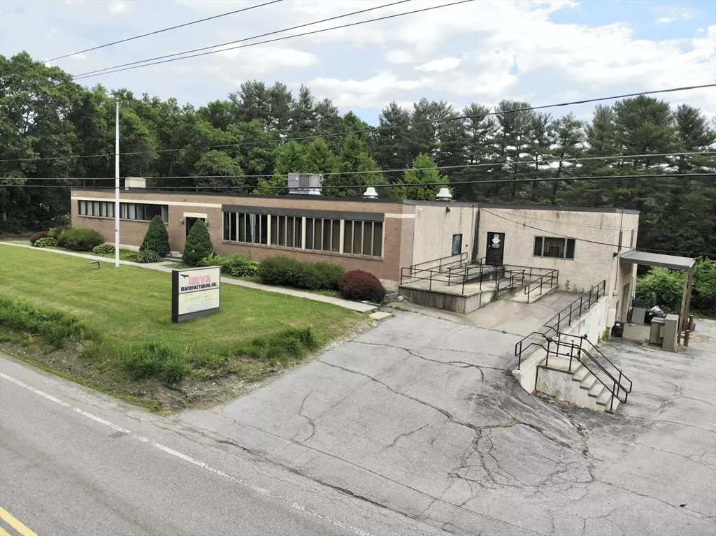 Dudley, MA 01571,44 Southbridge Road