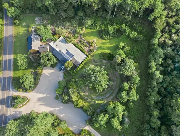 Marion, MA 02738,403 County Rd #1