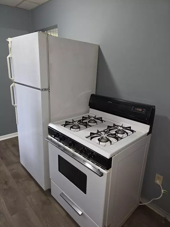 Whitman, MA 02382,212 Whitman Ave #2E