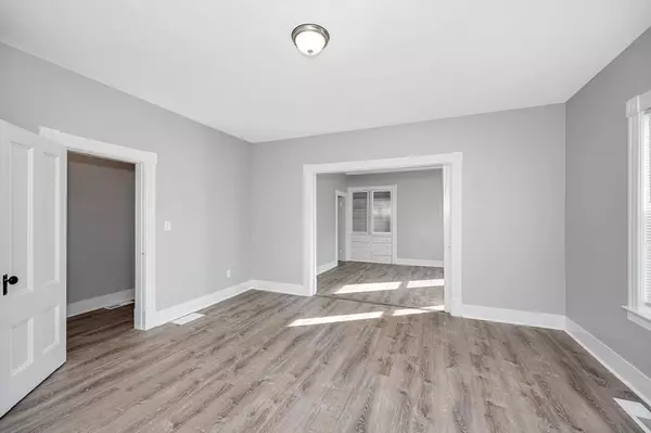 Lowell, MA 01850,62 W 3rd Street #1