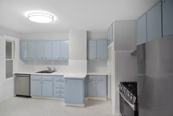 Newton, MA 02465,110 Webster St #110