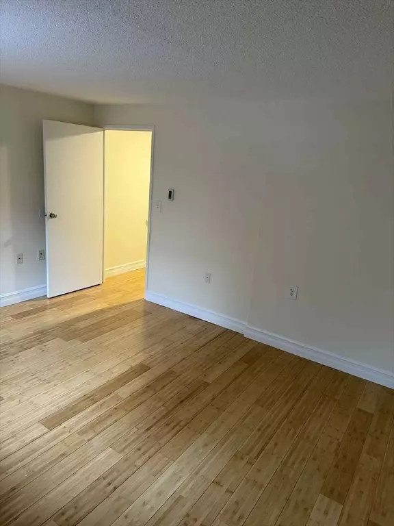 Brookline, MA 02446,118 Centre Street #118