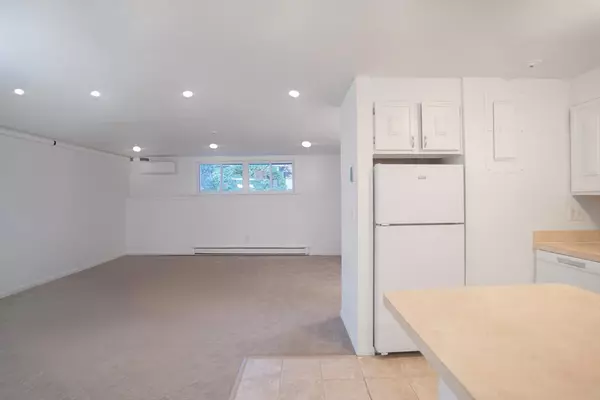 Quincy, MA 02169,59 Presidential Dr #2