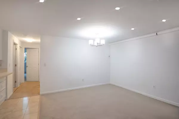 Quincy, MA 02169,59 Presidential Dr #2