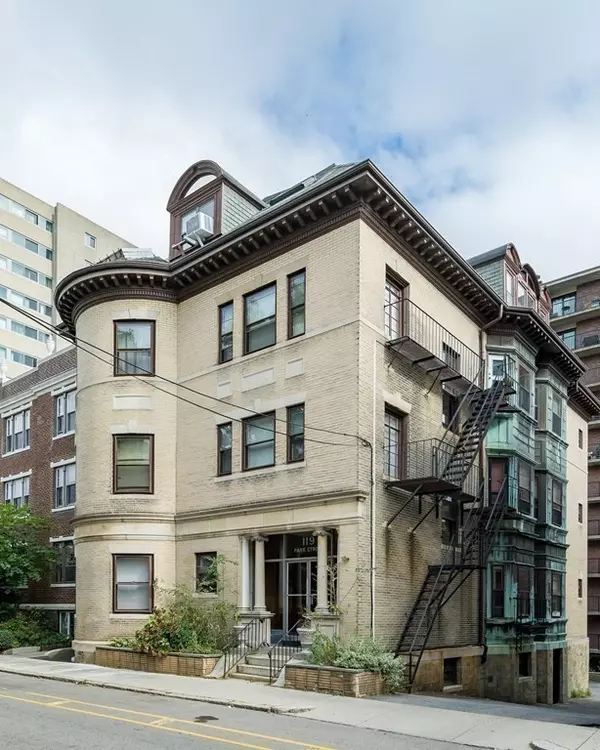 Brookline, MA 02446,119 Park Street #7