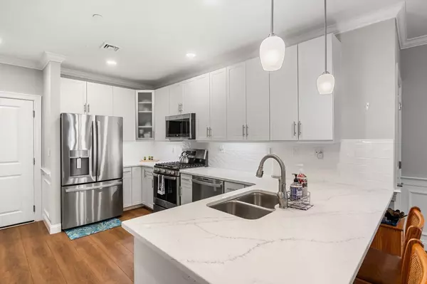 Medford, MA 02155,320 Middlesex Ave #A208