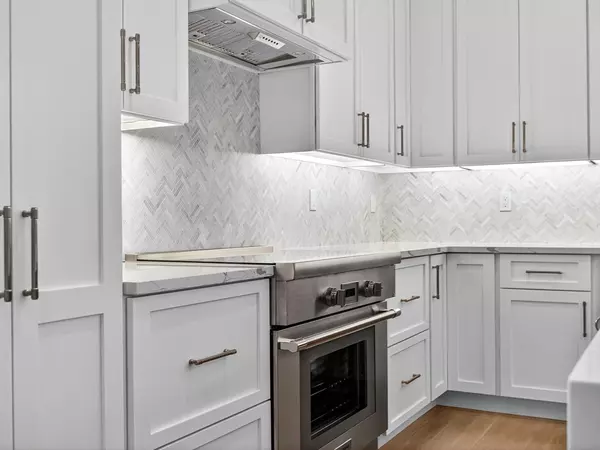 Boston, MA 02127,551 E 7th St #2