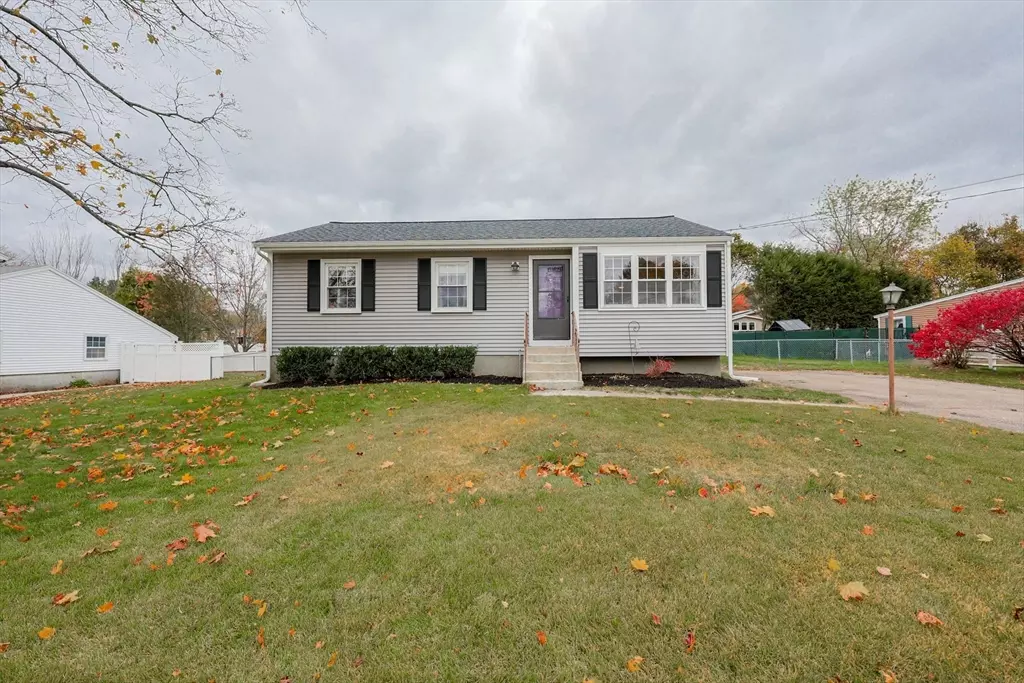 Medway, MA 02053,3 Meryl St